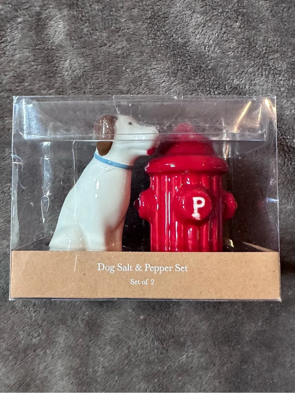 Willow Street Designs Dog Fire Hydrant Salt Pepper Shakers Ceramic NIB 40035